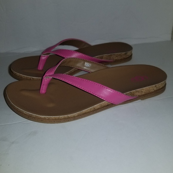 Ugg sandals flip flop size 4 - Picture 3 of 6